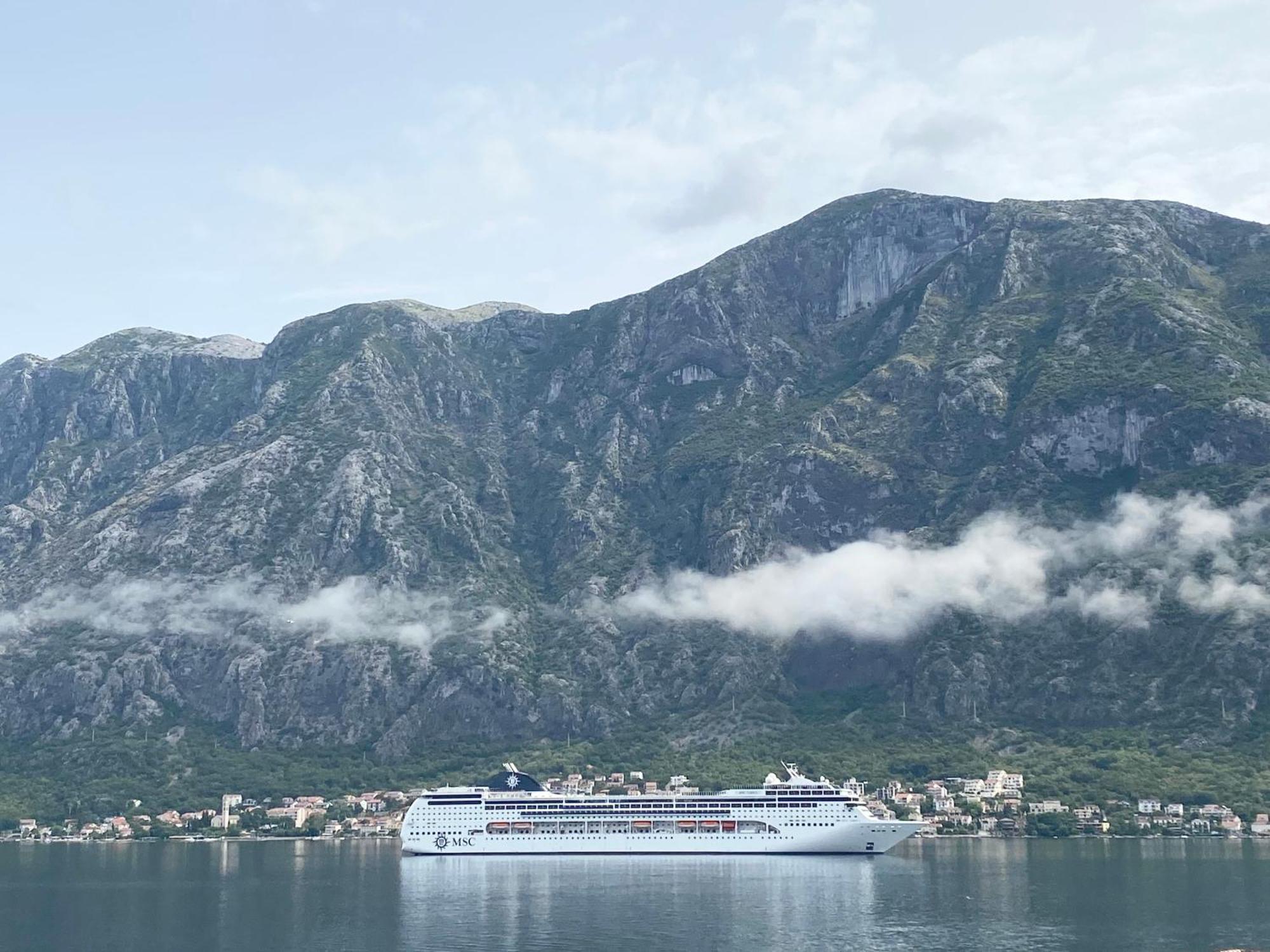 Lux Boka Sea View Apartment Kotor Luaran gambar