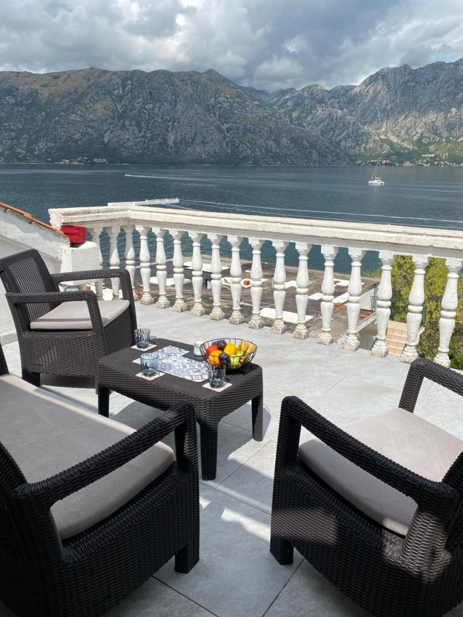 Lux Boka Sea View Apartment Kotor Luaran gambar