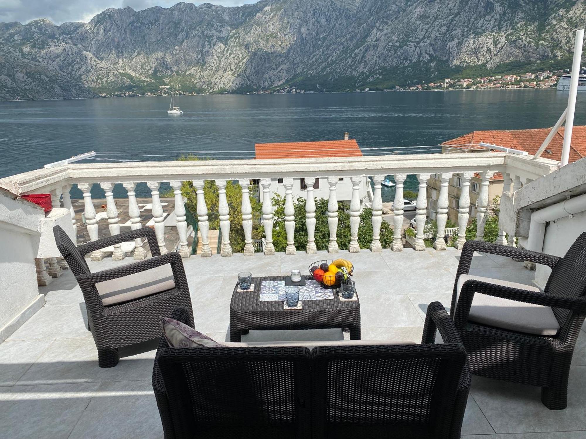 Lux Boka Sea View Apartment Kotor Luaran gambar